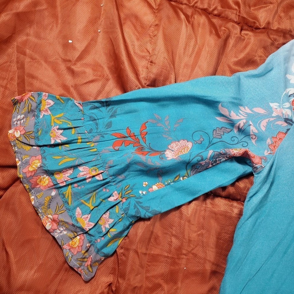 NWT Suzanne‎ Betro Signature Ruffle Hem Bell Sleeve Tunic Medium Floral $94 MSRP - Picture 5 of 13